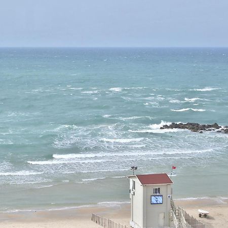 Luxury Suites By Notaly Ariel - Carmel Beach Haifa Bagian luar foto
