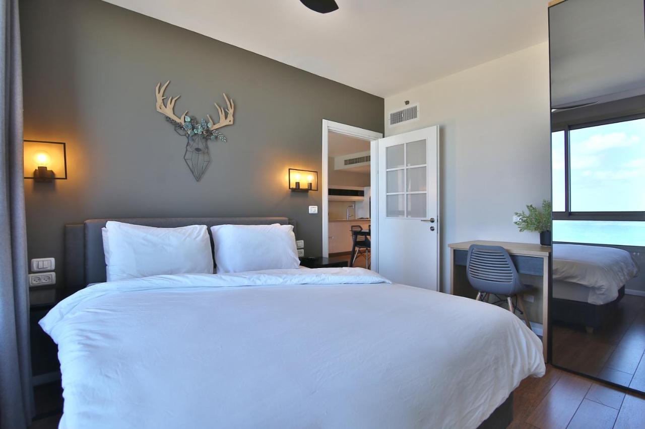 Luxury Suites By Notaly Ariel - Carmel Beach Haifa Bagian luar foto