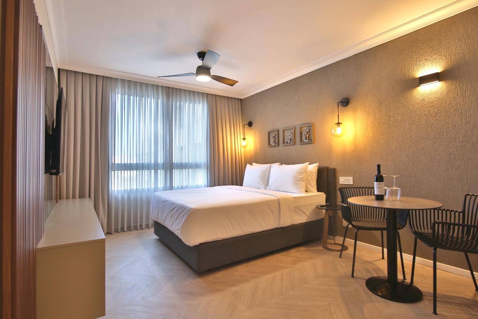 Luxury Suites By Notaly Ariel - Carmel Beach Haifa Bagian luar foto