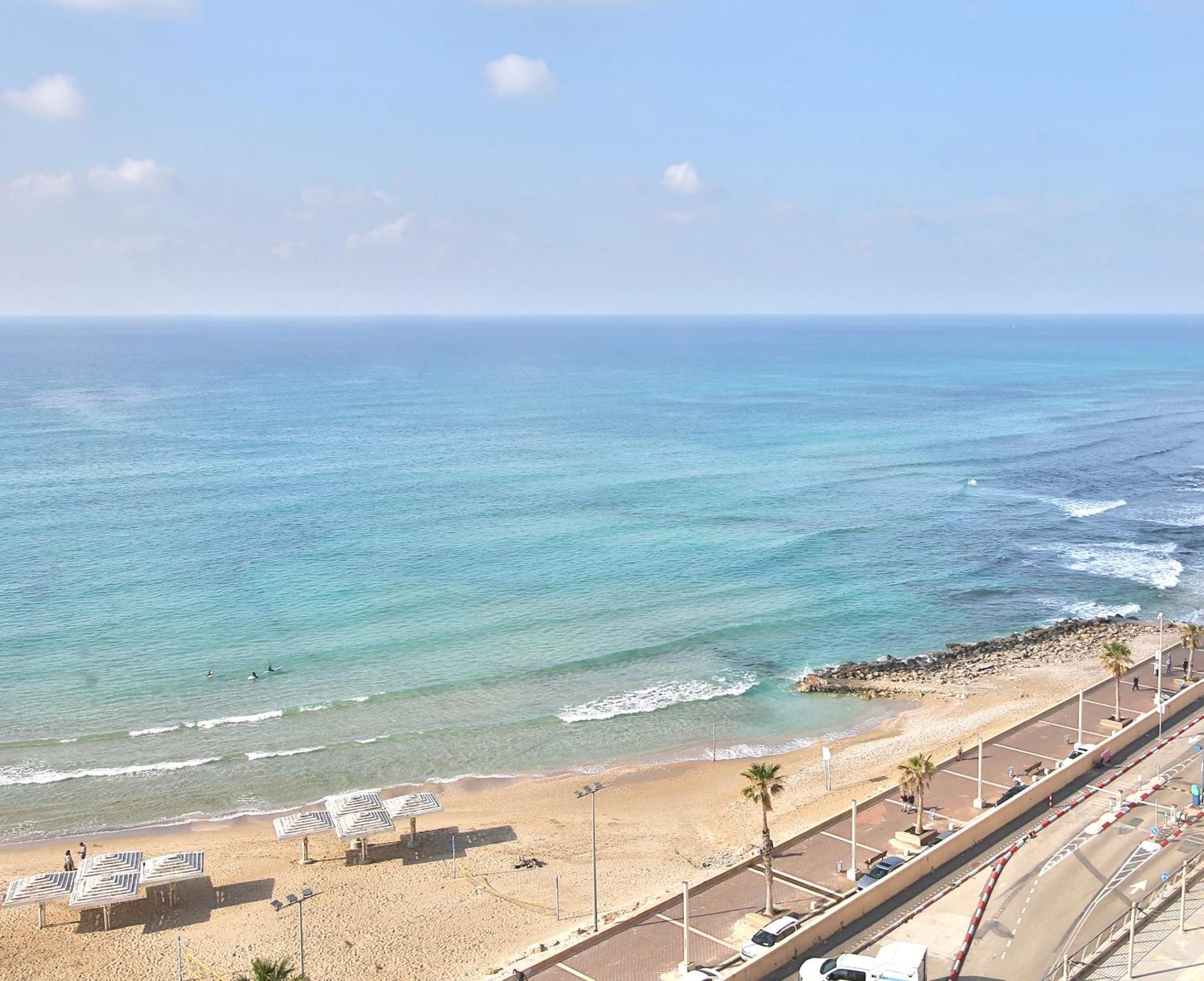 Luxury Suites By Notaly Ariel - Carmel Beach Haifa Ruang foto