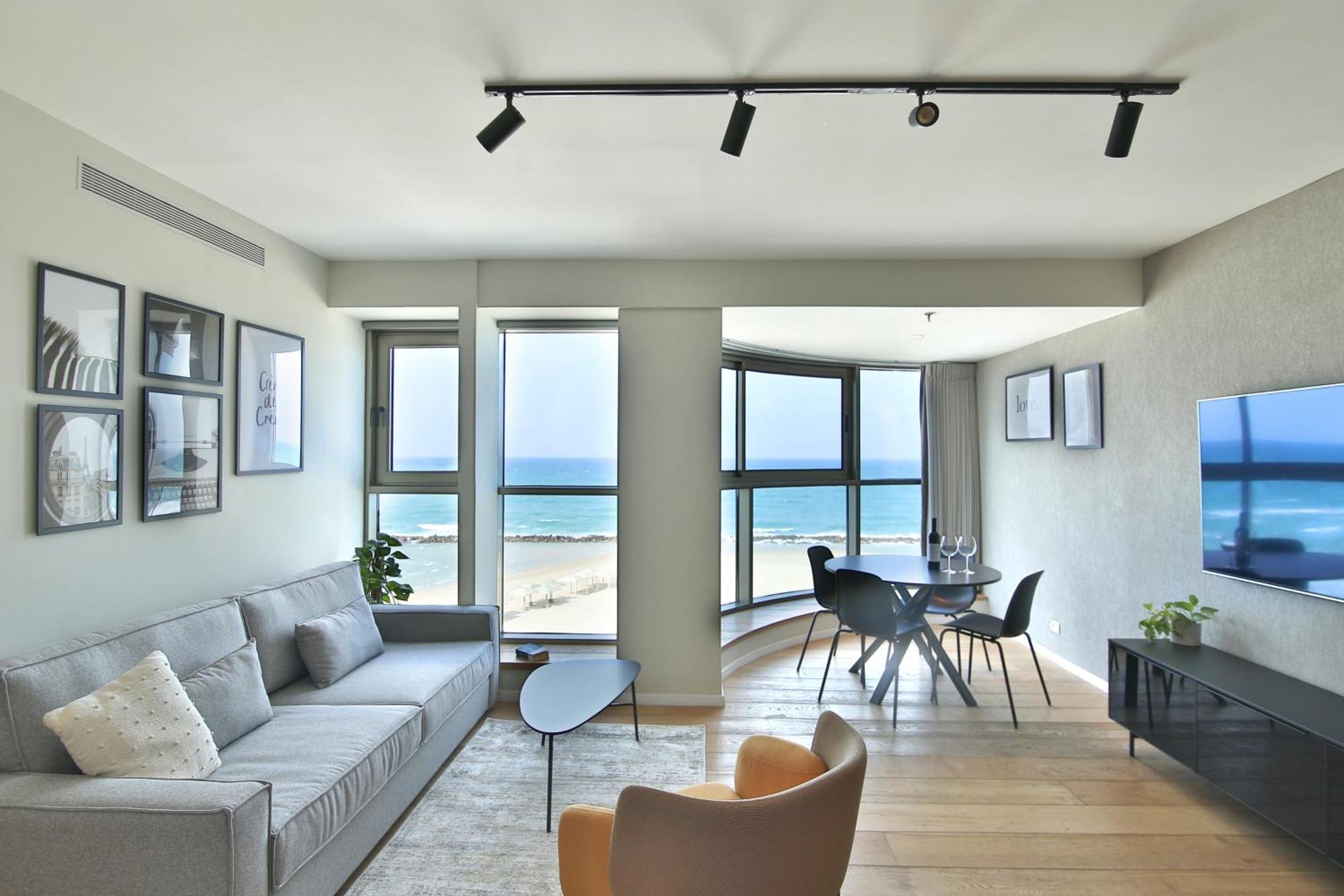 Luxury Suites By Notaly Ariel - Carmel Beach Haifa Bagian luar foto