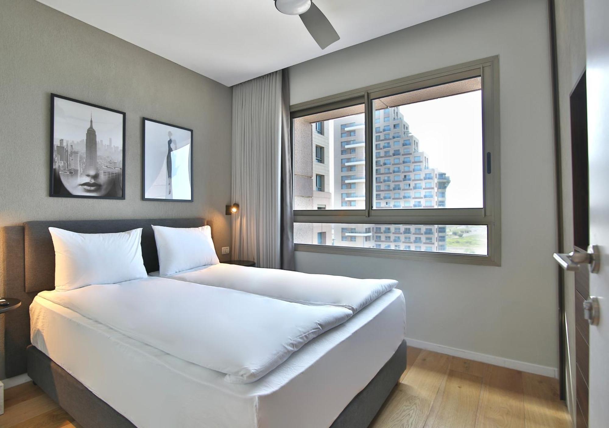 Luxury Suites By Notaly Ariel - Carmel Beach Haifa Bagian luar foto