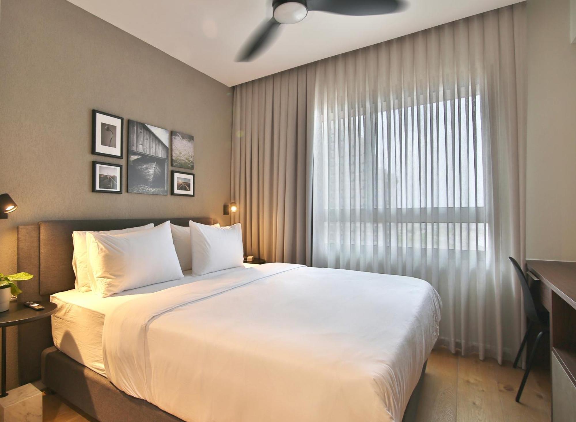 Luxury Suites By Notaly Ariel - Carmel Beach Haifa Ruang foto