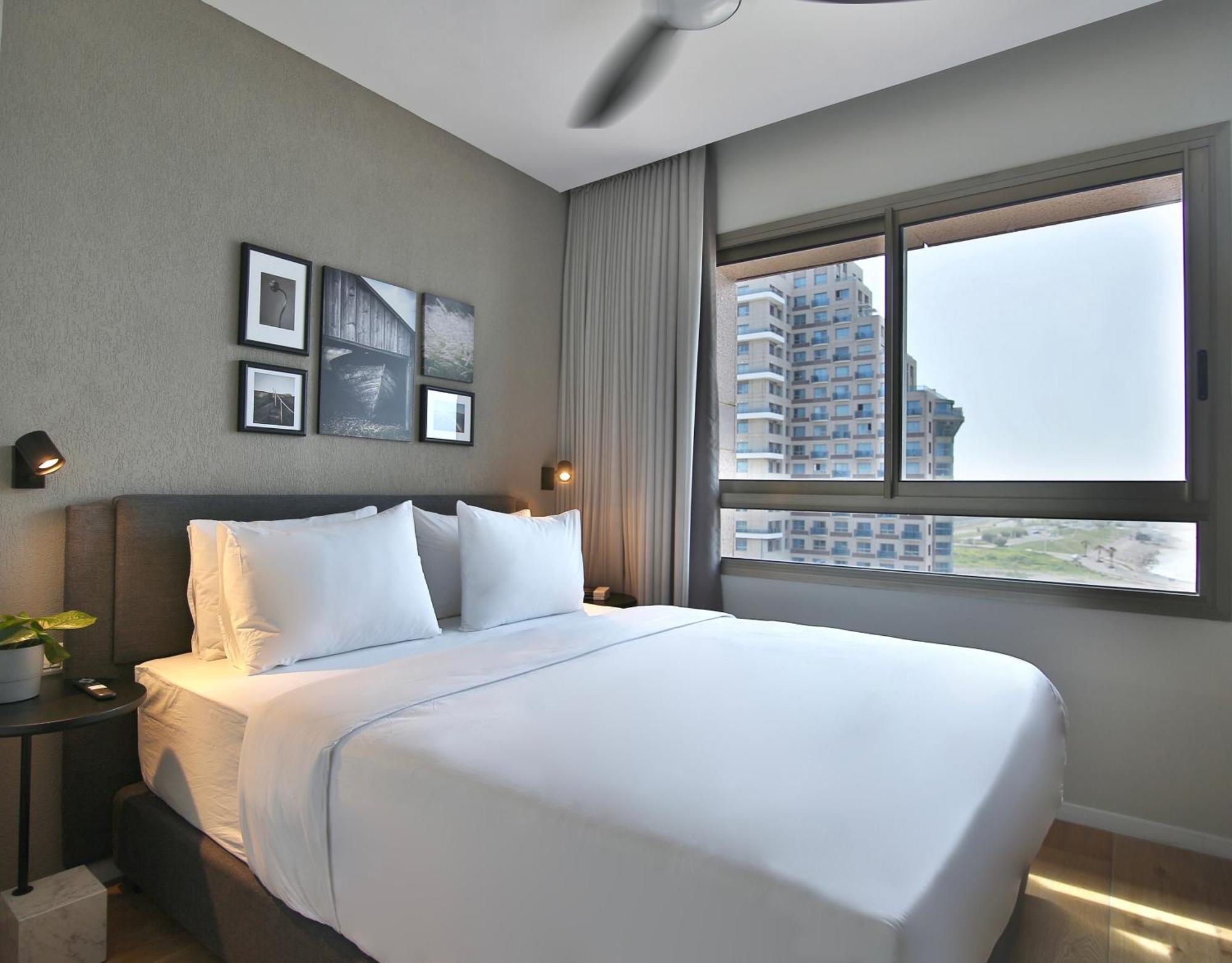 Luxury Suites By Notaly Ariel - Carmel Beach Haifa Bagian luar foto
