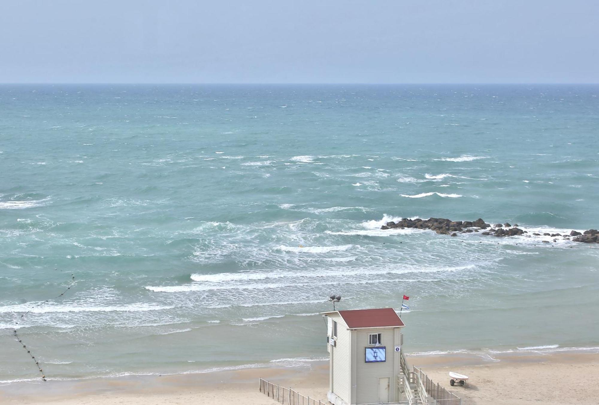 Luxury Suites By Notaly Ariel - Carmel Beach Haifa Bagian luar foto